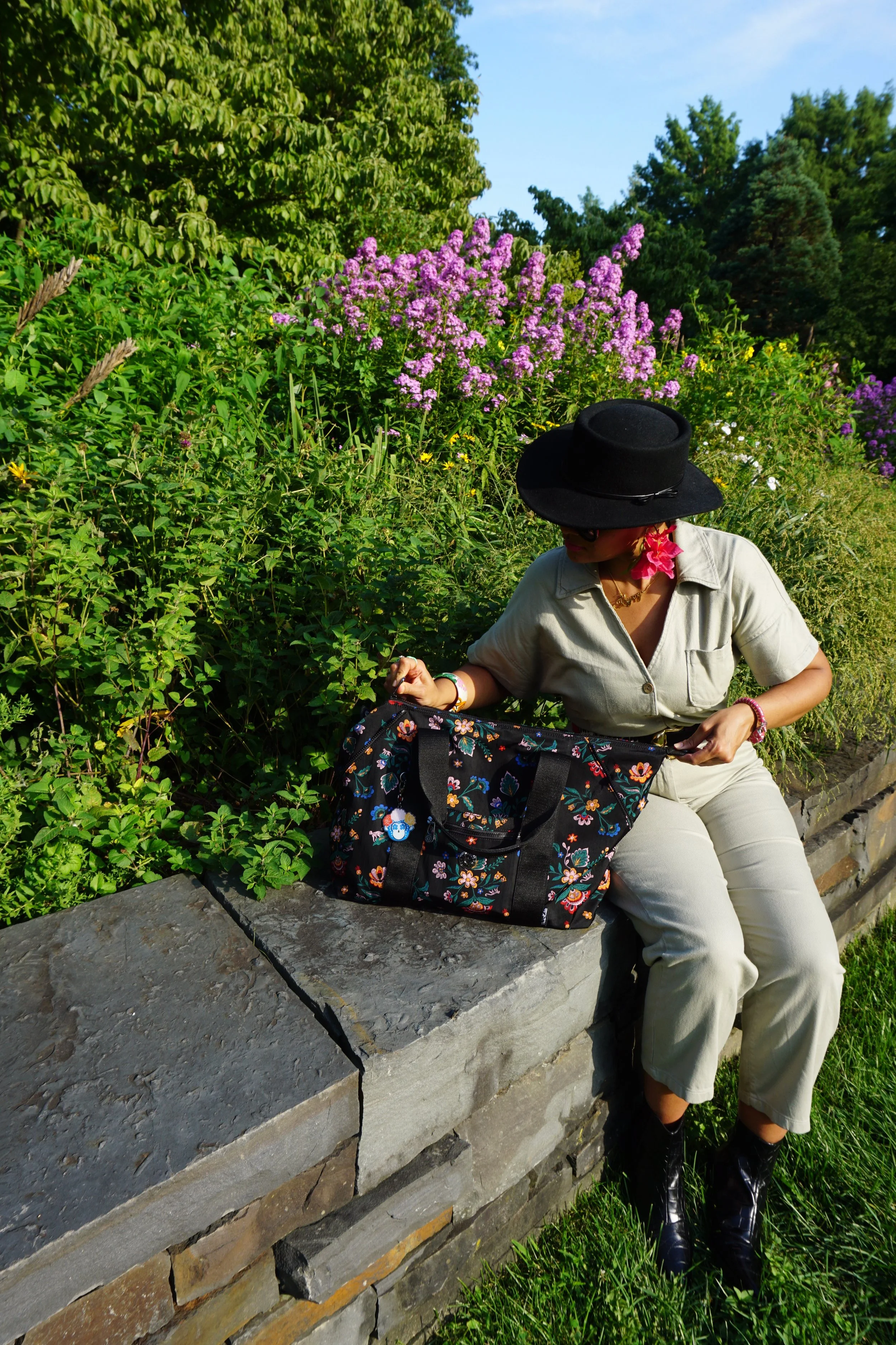 3 ART M TOTE.JPG..jpg