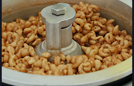 15-R-cashews2.jpg