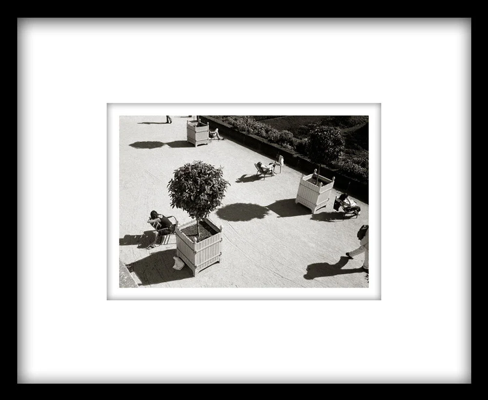 Paris-Social Distancing-Squarespace.jpg