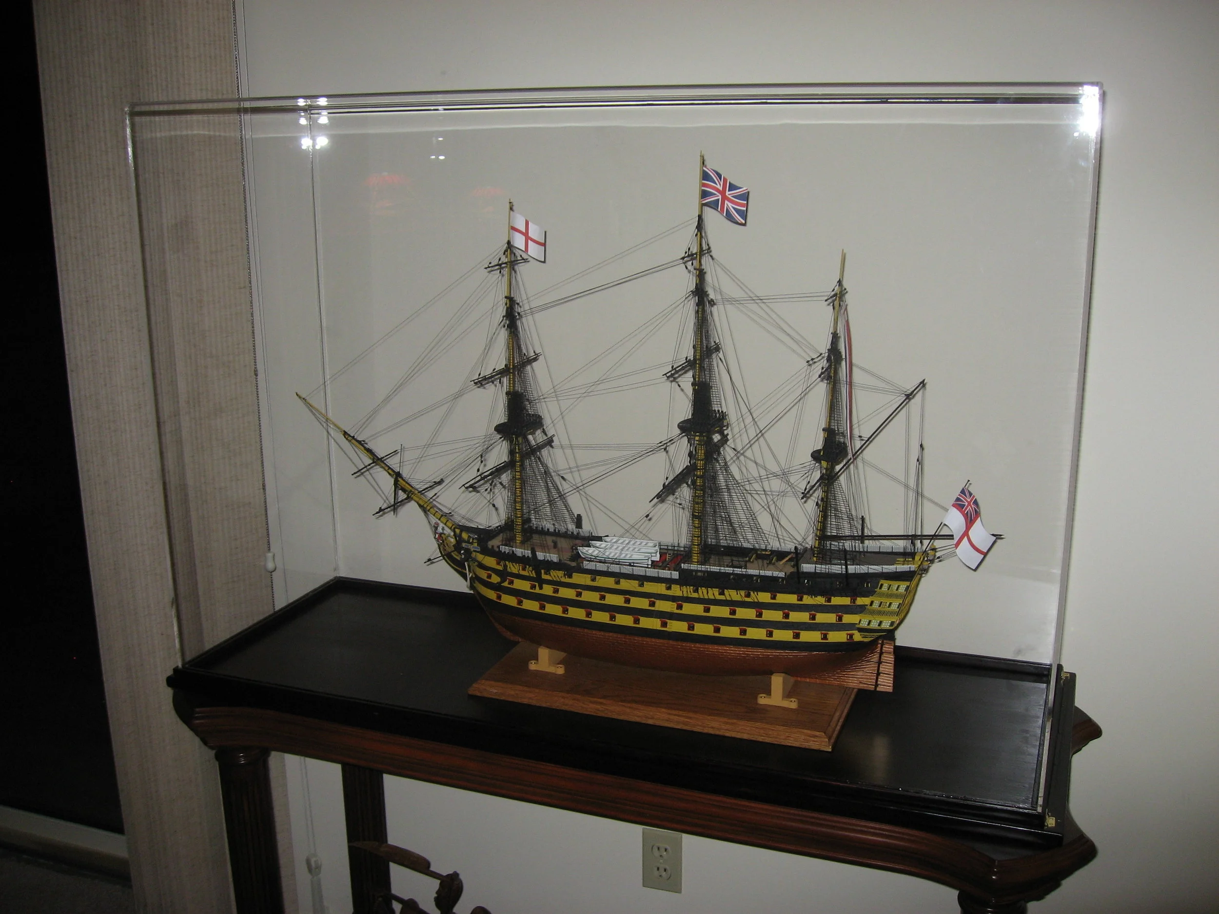 Plexicase Ship Case for H.M.S. Victory 001.jpg