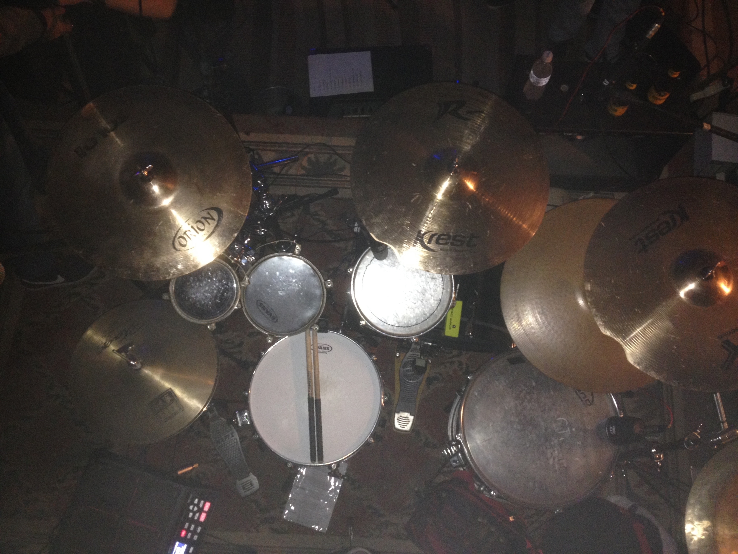 Set-up da noite, com O Mundo Analógico