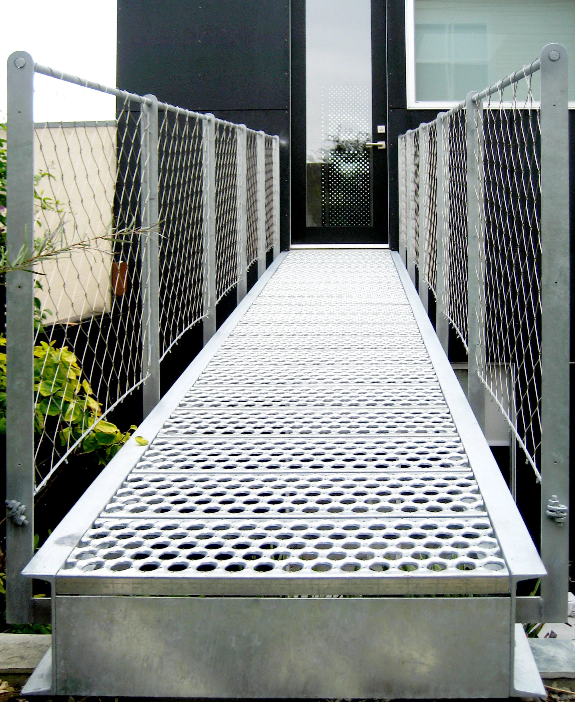 burn-woody catwalk.jpg