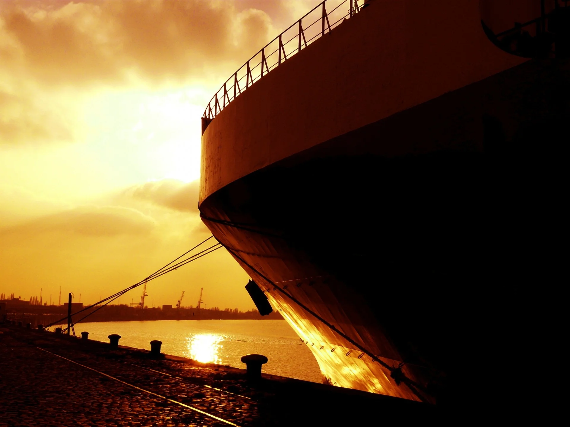 ship-315384.jpg