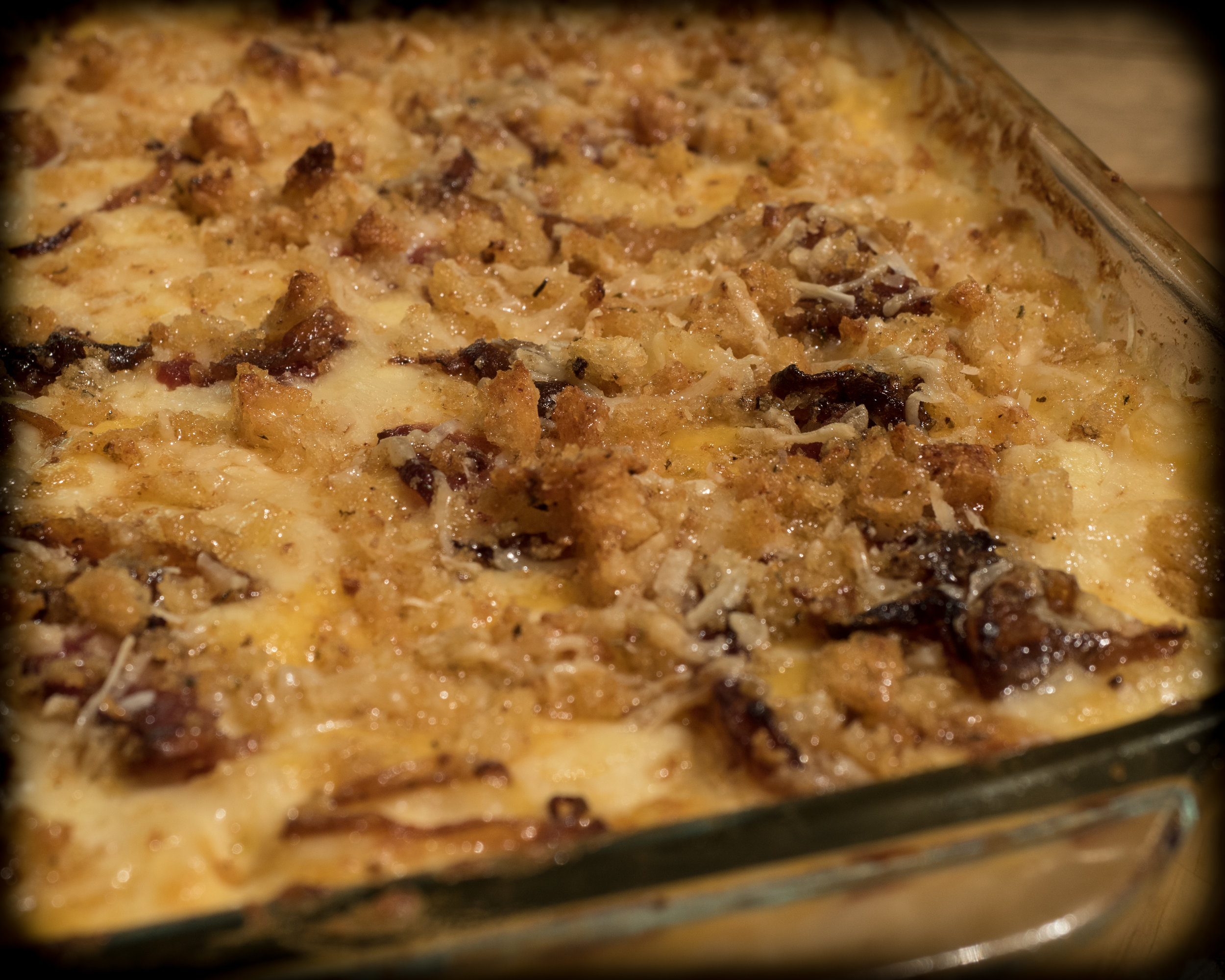 Mac & Cheese with bacon and caramelized onions