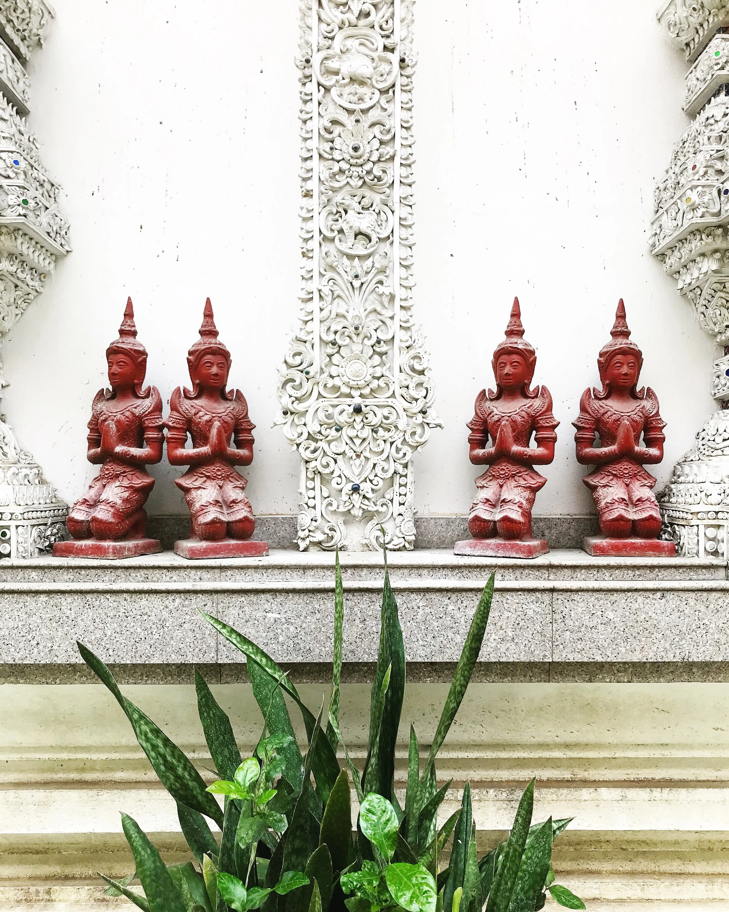 redbuddhas.jpg