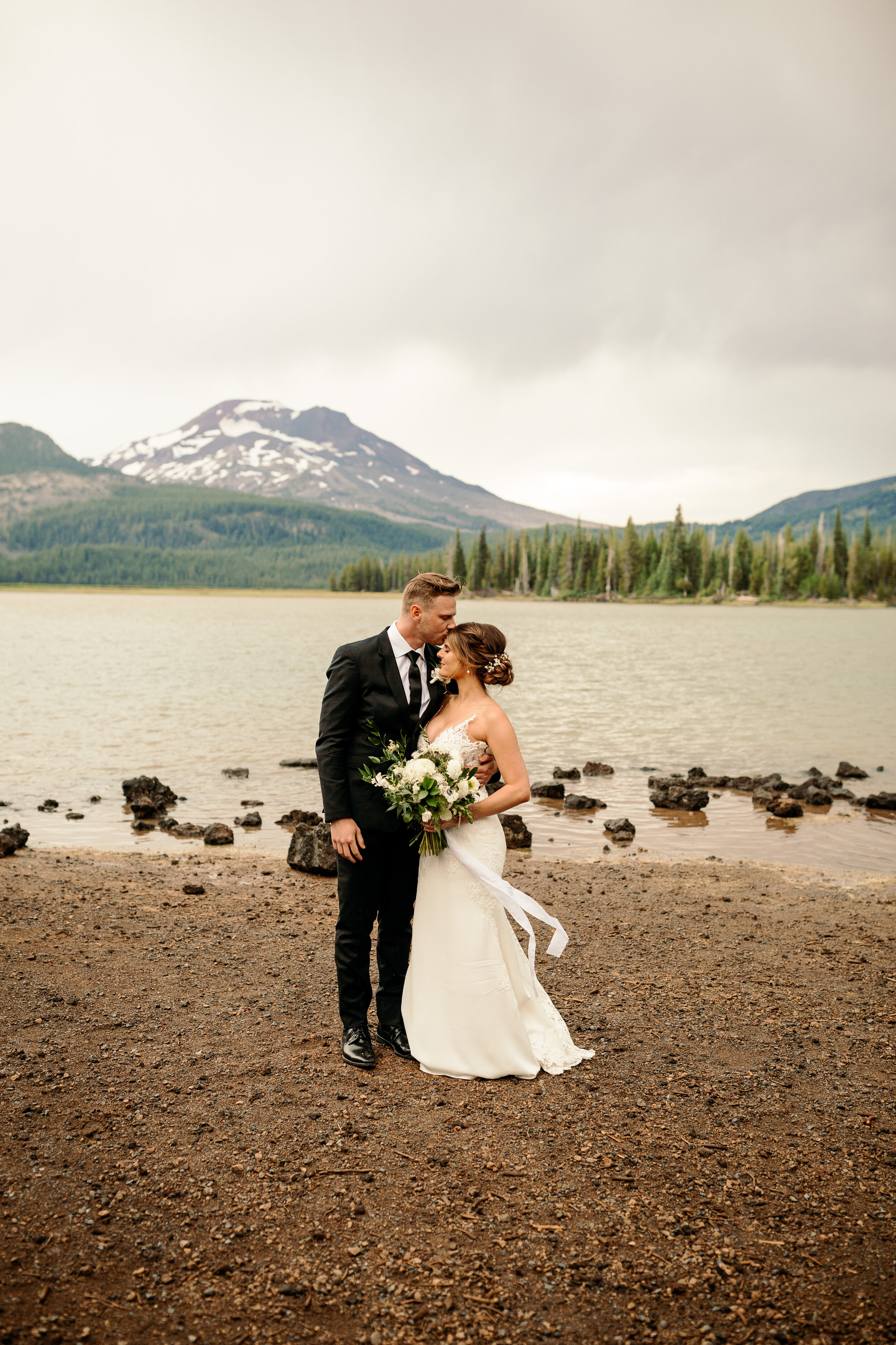 EMILY VANDEHEY PHOTOGRAPHY -- Bend Wedding Photographer -- Kerrie + Tyler -- Tetherow - Sparks Lake -- BRIDALS-54.jpg