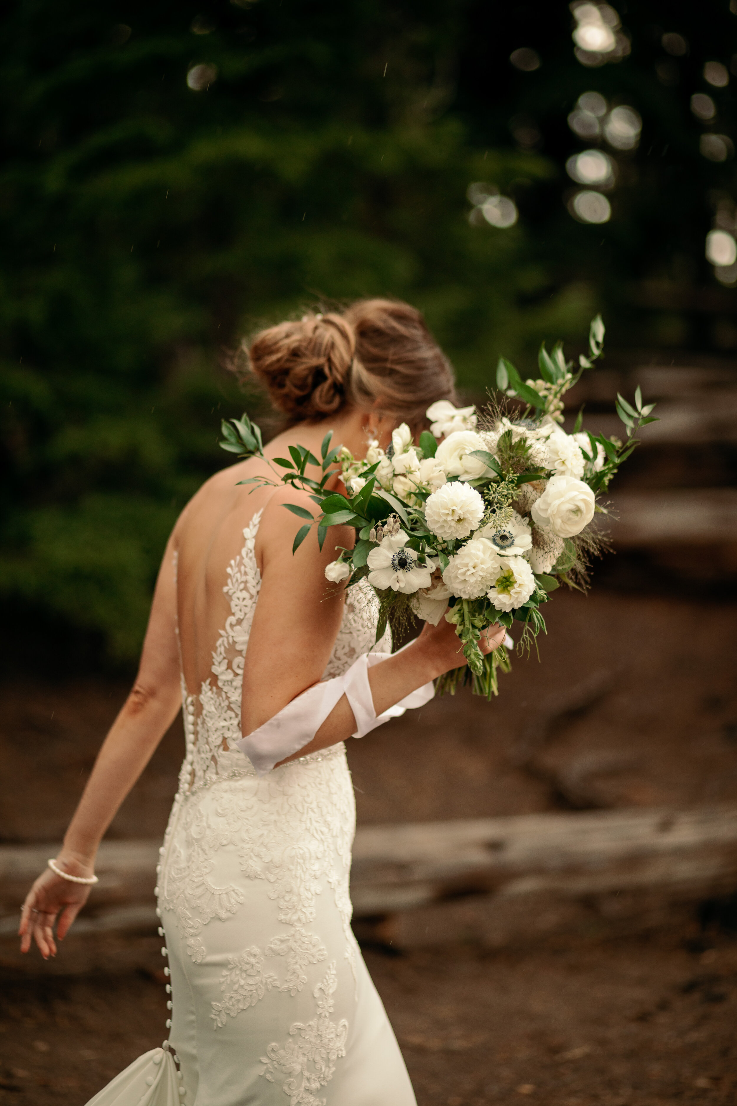 EMILY VANDEHEY PHOTOGRAPHY -- Bend Wedding Photographer -- Kerrie + Tyler -- Tetherow - Sparks Lake -- BRIDALS-6.jpg