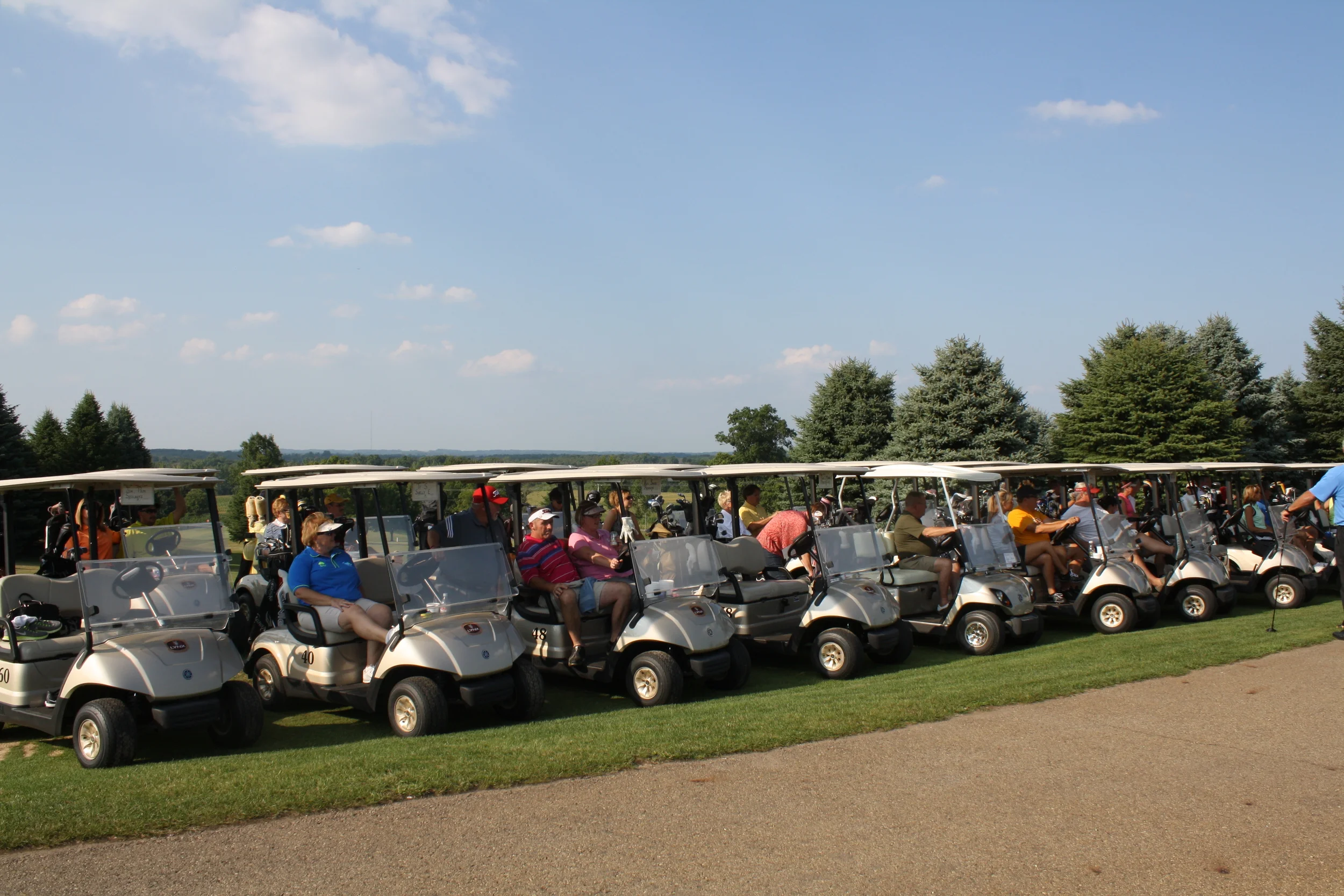 LYNX GC Couples Golf Wine Dine