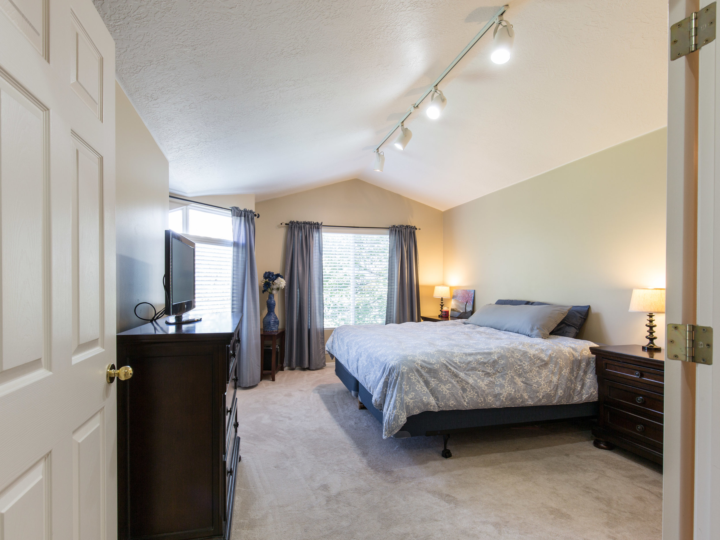 1140 E Parkway Ave #A2 Master Bedroom 1