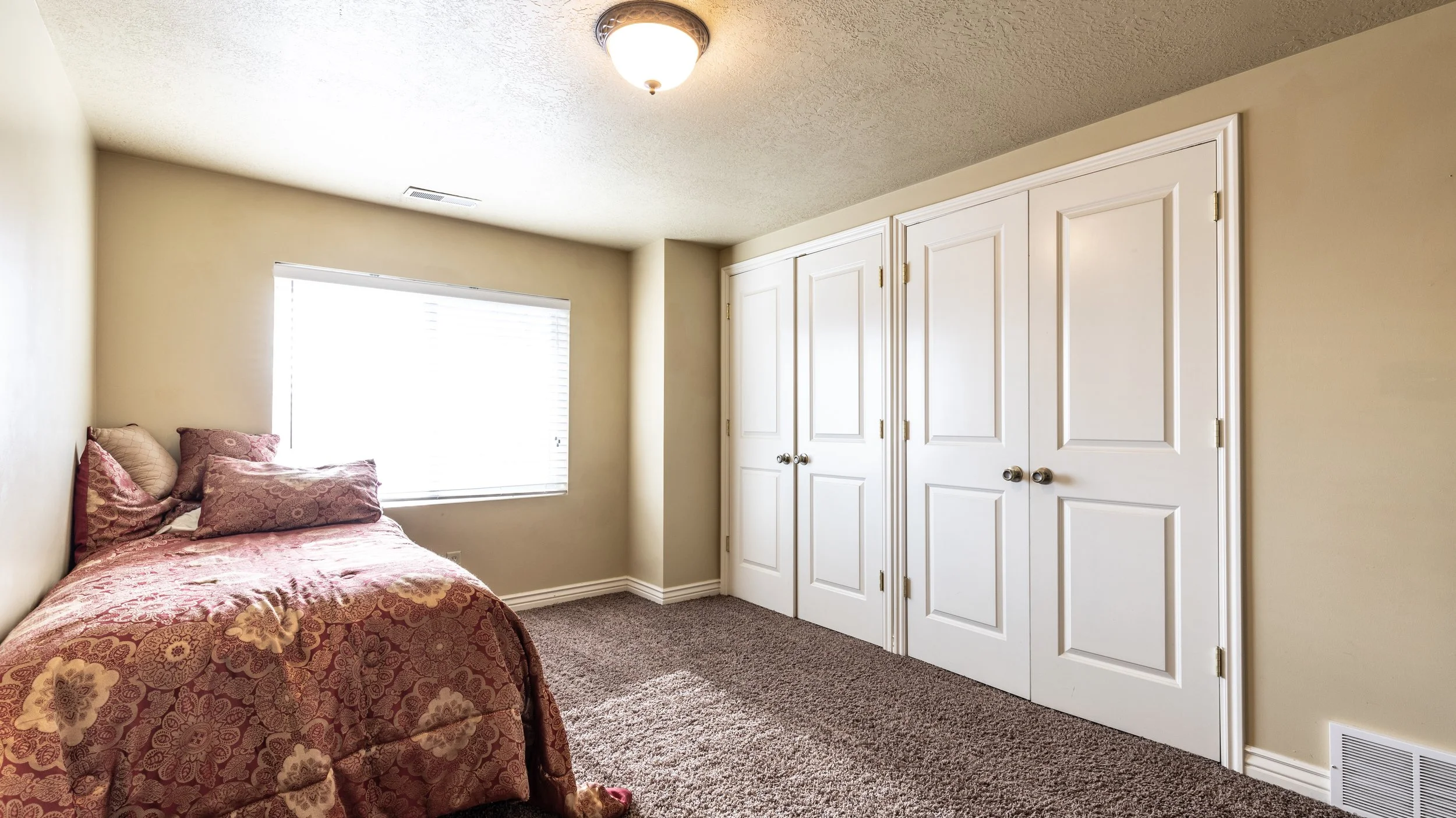 Bedroom 2.JPG