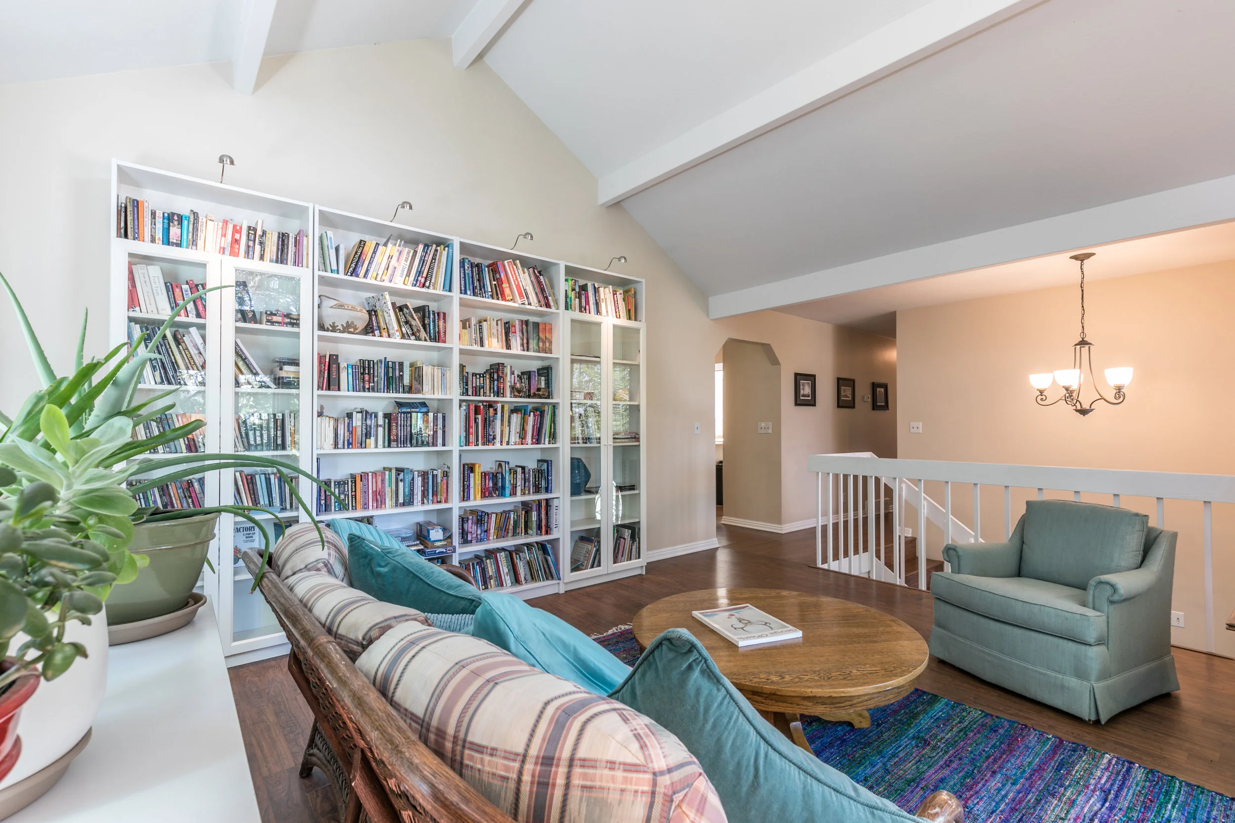 4 living room 2.jpg