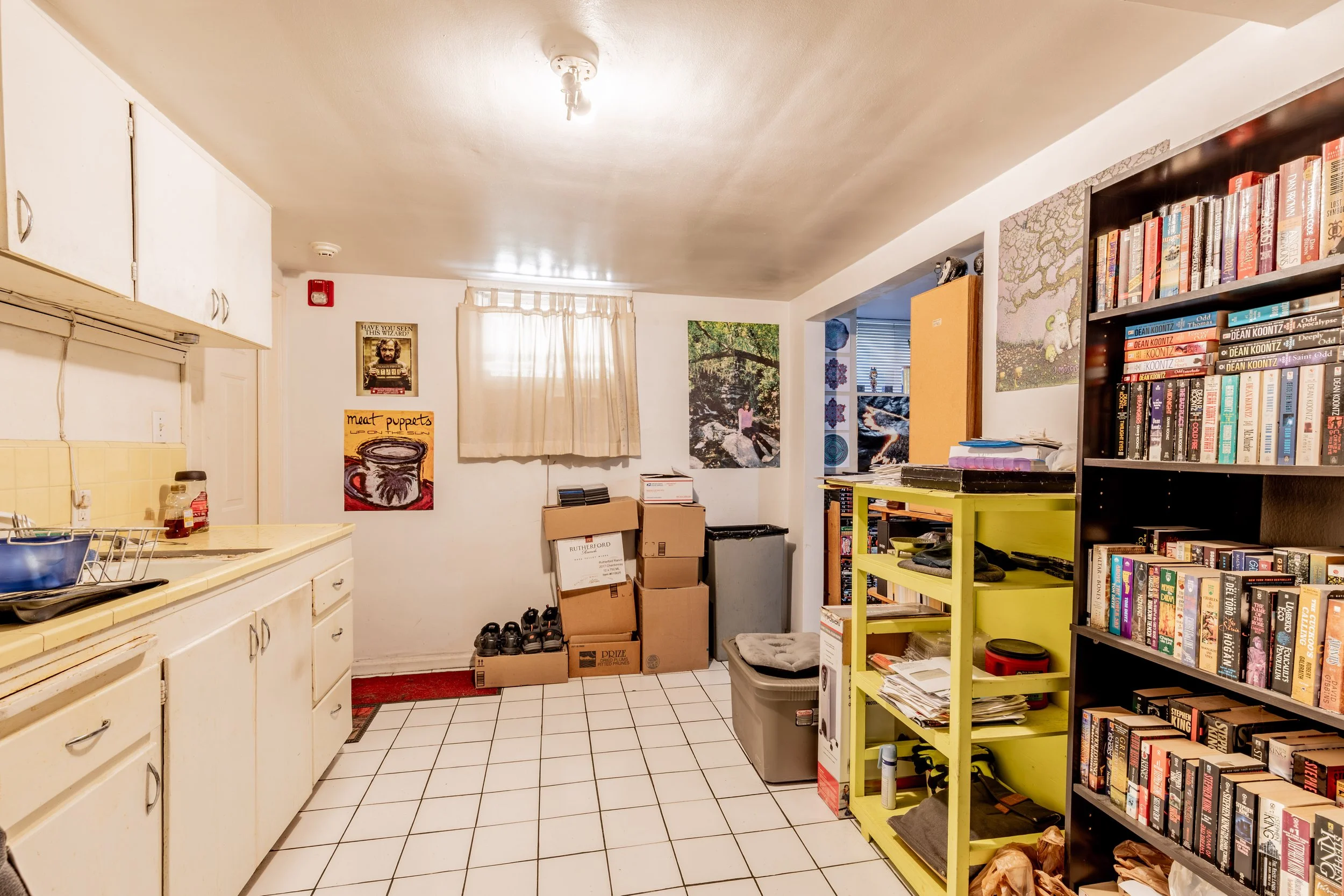 27 - Unit 4 Kitchen.JPG
