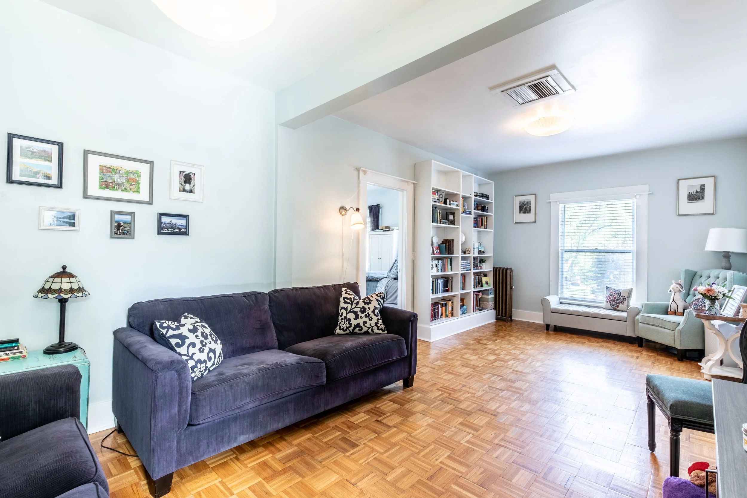 8 - living room 1.jpg