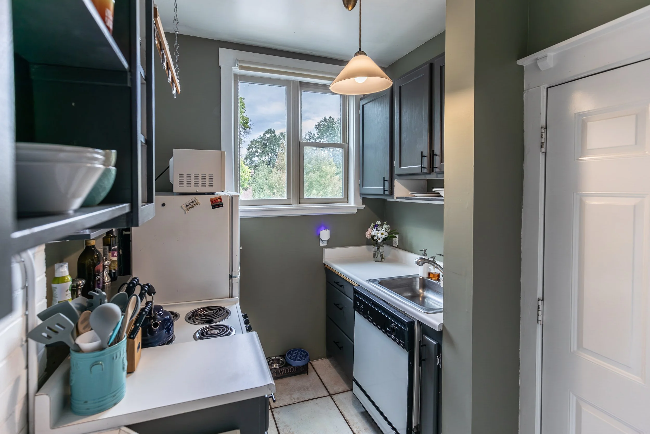 kitchen a.jpg