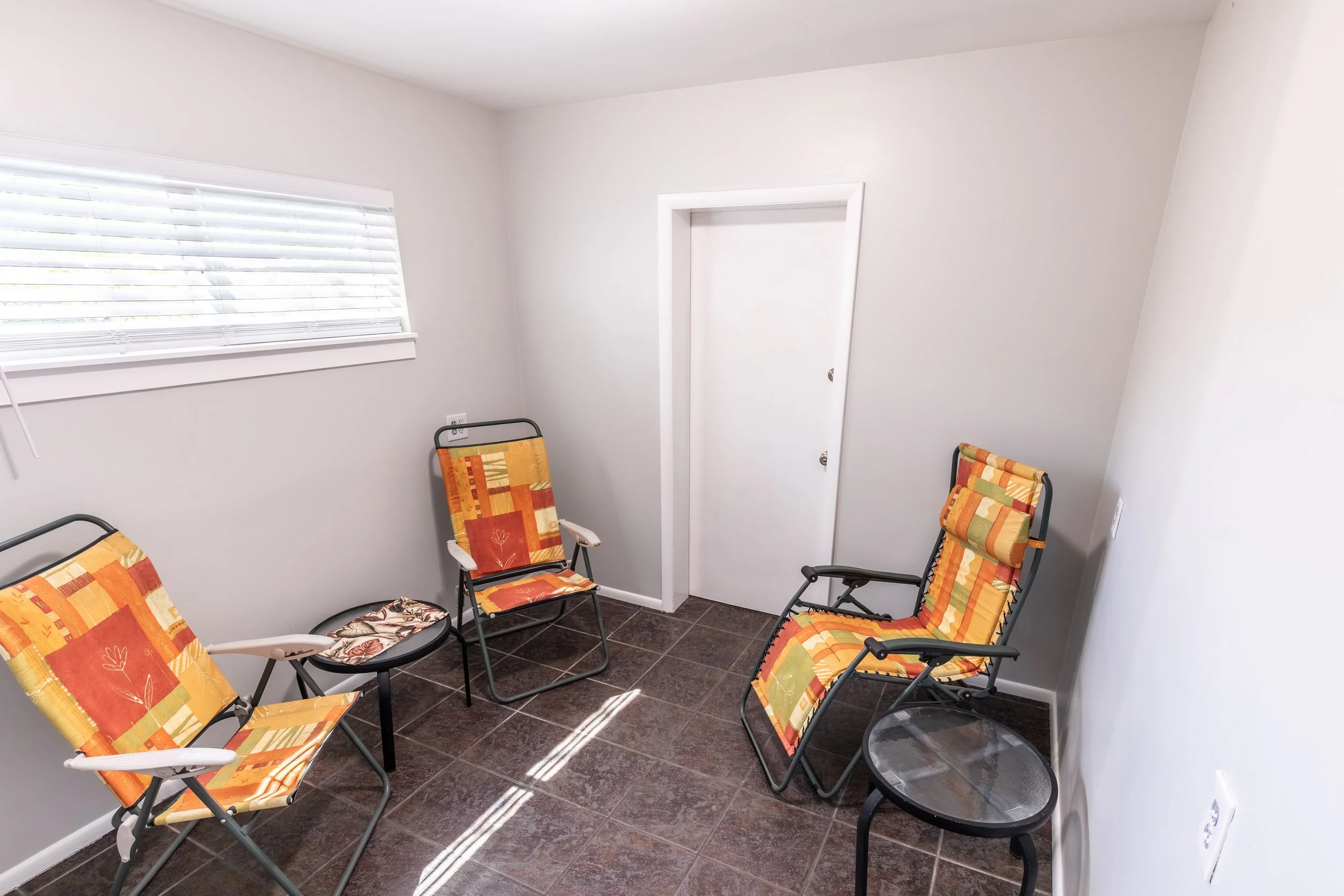10 - dining room .jpg