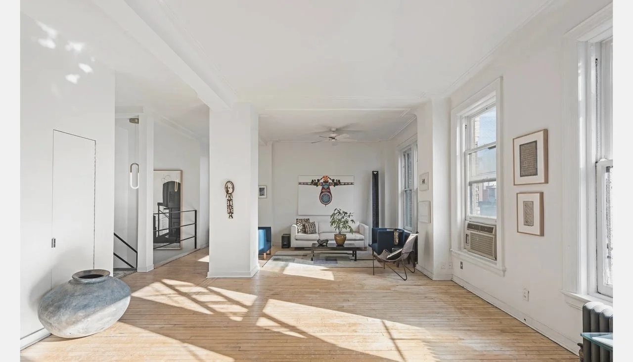 The Collect Pond House Loft is the design and restoration of a 3,000 sq ft inverted duplex intended to remain rooted in the spirit of artist lofts long gone. The rich art deco history of the building, the natural light from the continuous band of 7 foot tall windows, and the desire to create a versatile space with a centuries old salon-like motive, all help to shape this project. TriBeCa/Chinatown, New York City