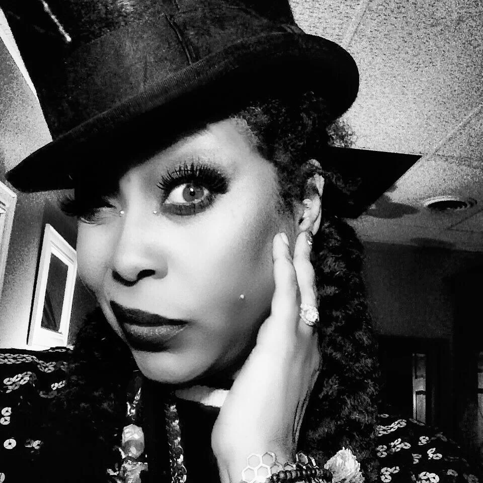 The Soundtrack: Erykah Badu makes you want to put your "Phone Down"