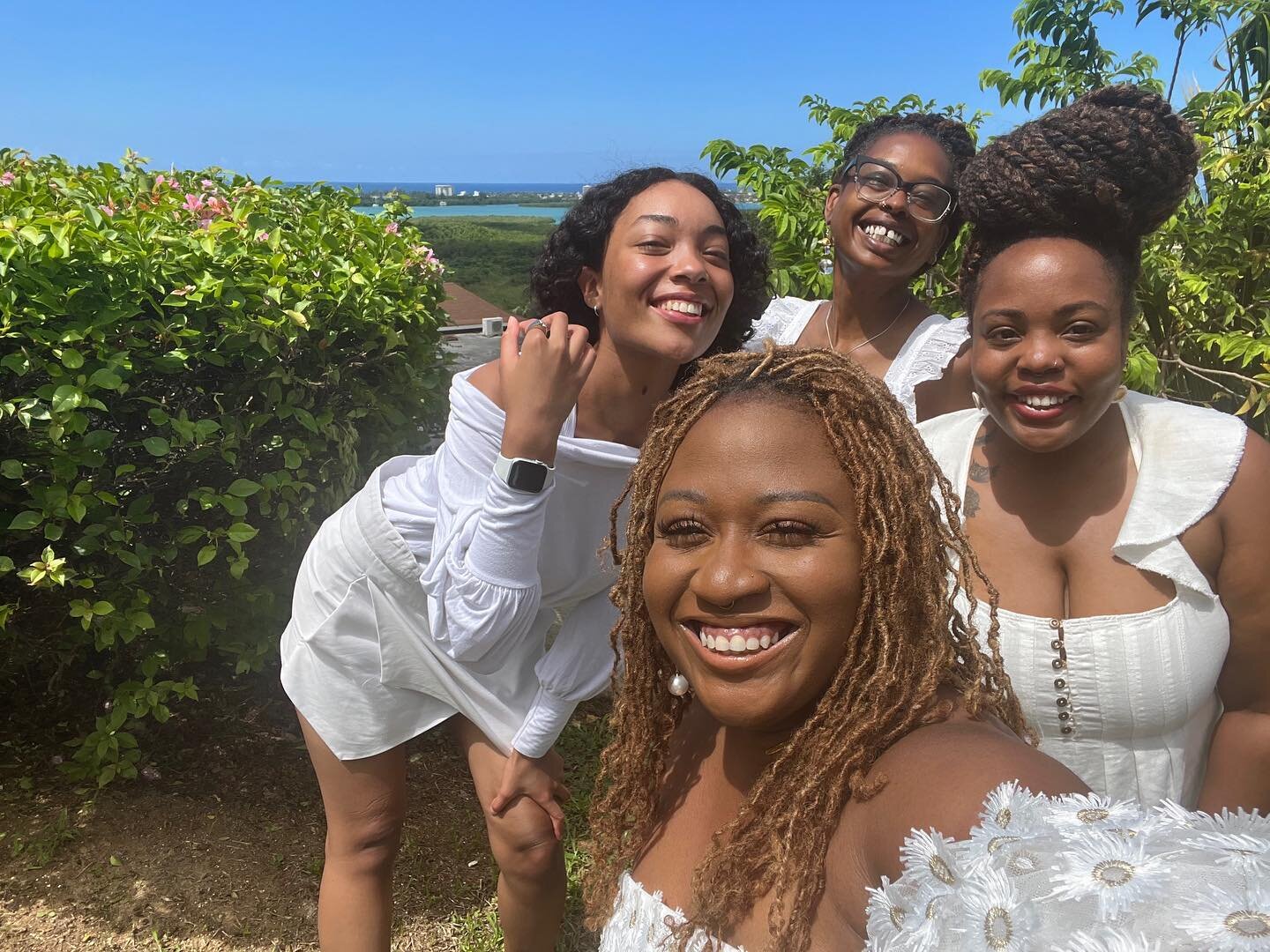I got my cousins with me&hellip;insert rhyme here&hellip;

+ @blasianmason - I&rsquo;ll be in Asia soon. 

⠀⠀⠀⠀⠀⠀⠀⠀⠀
#adashofkenya #blackgirljoy #blackgirlbloggers #blackinfluencers #blackgirlblogger #blackgirlaesthetic #microblogger #smallcontentcre