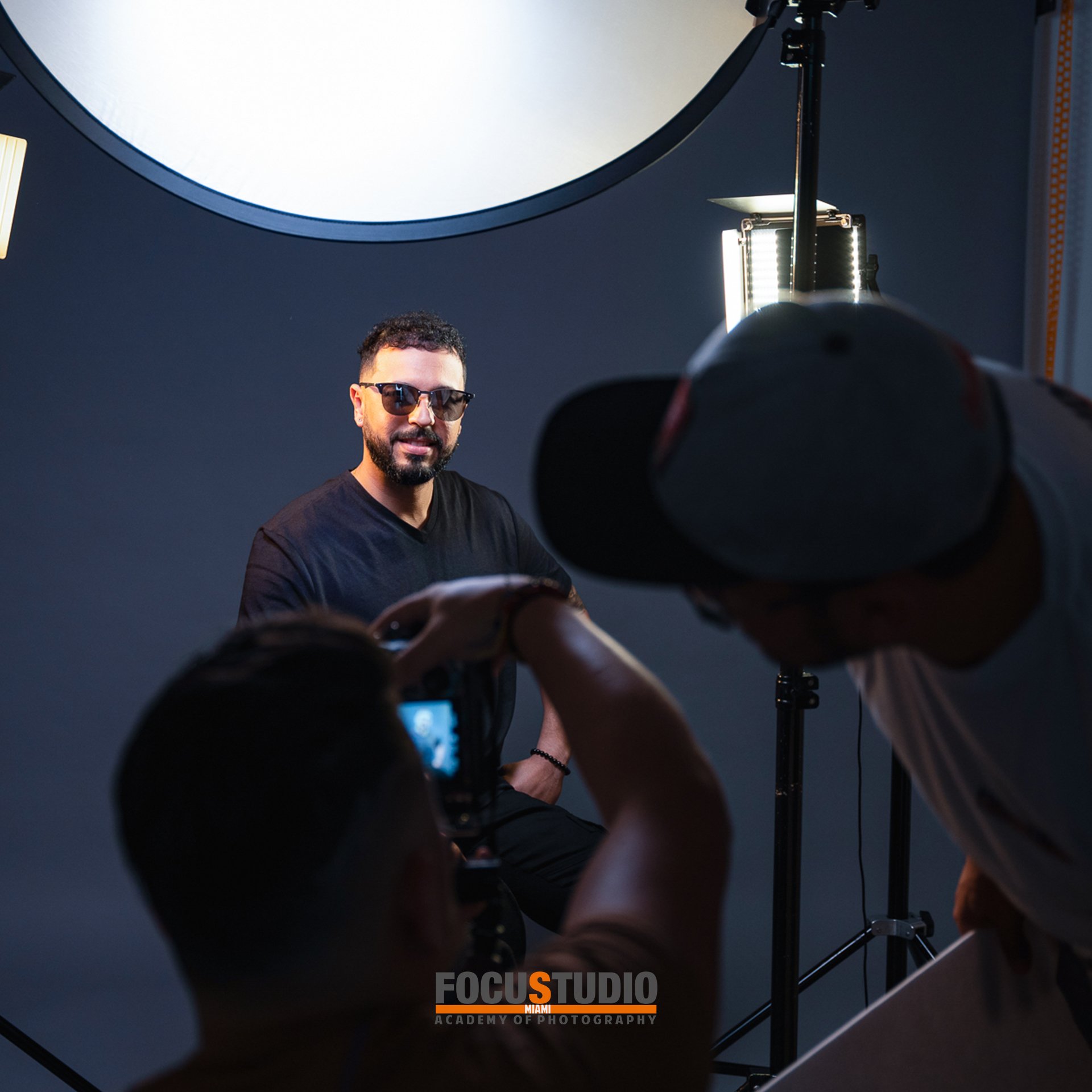 Primera academia de fotografia de habla hispana en la Florida