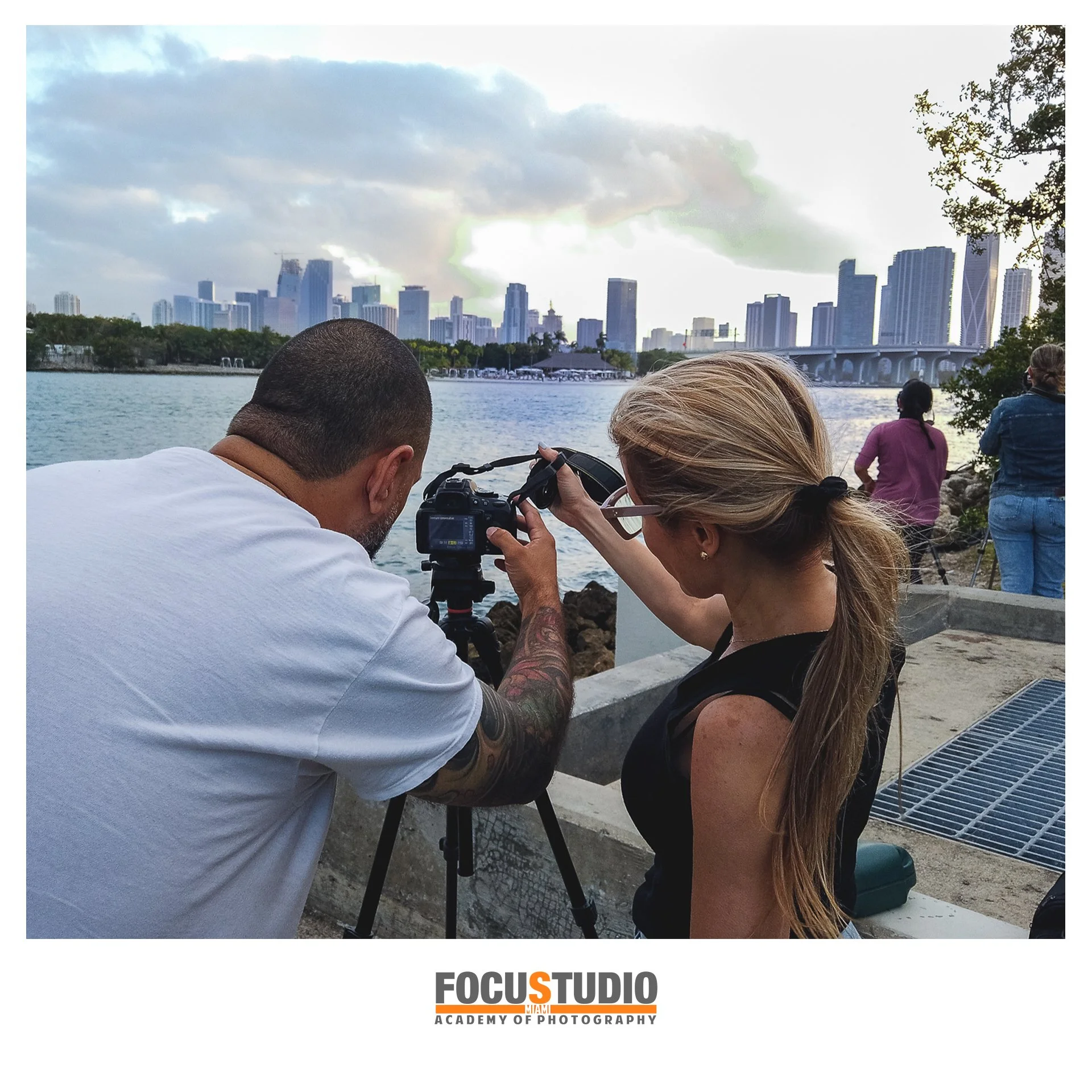 Primera academia de fotografia de habla hispana en la Florida