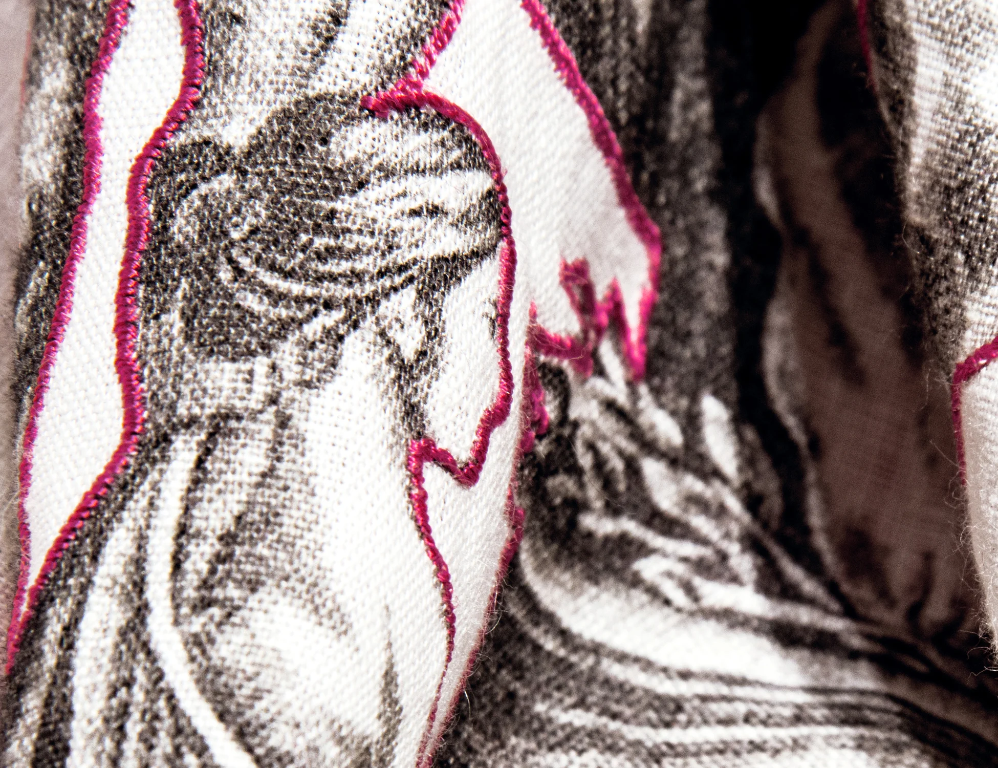 Grey/Fuchsia Detail