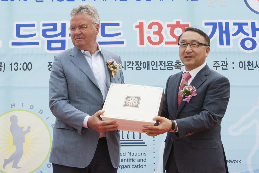hdk_49_resize.jpg