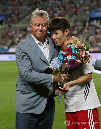 박지성, 히딩크와 함께 자선경기 참가