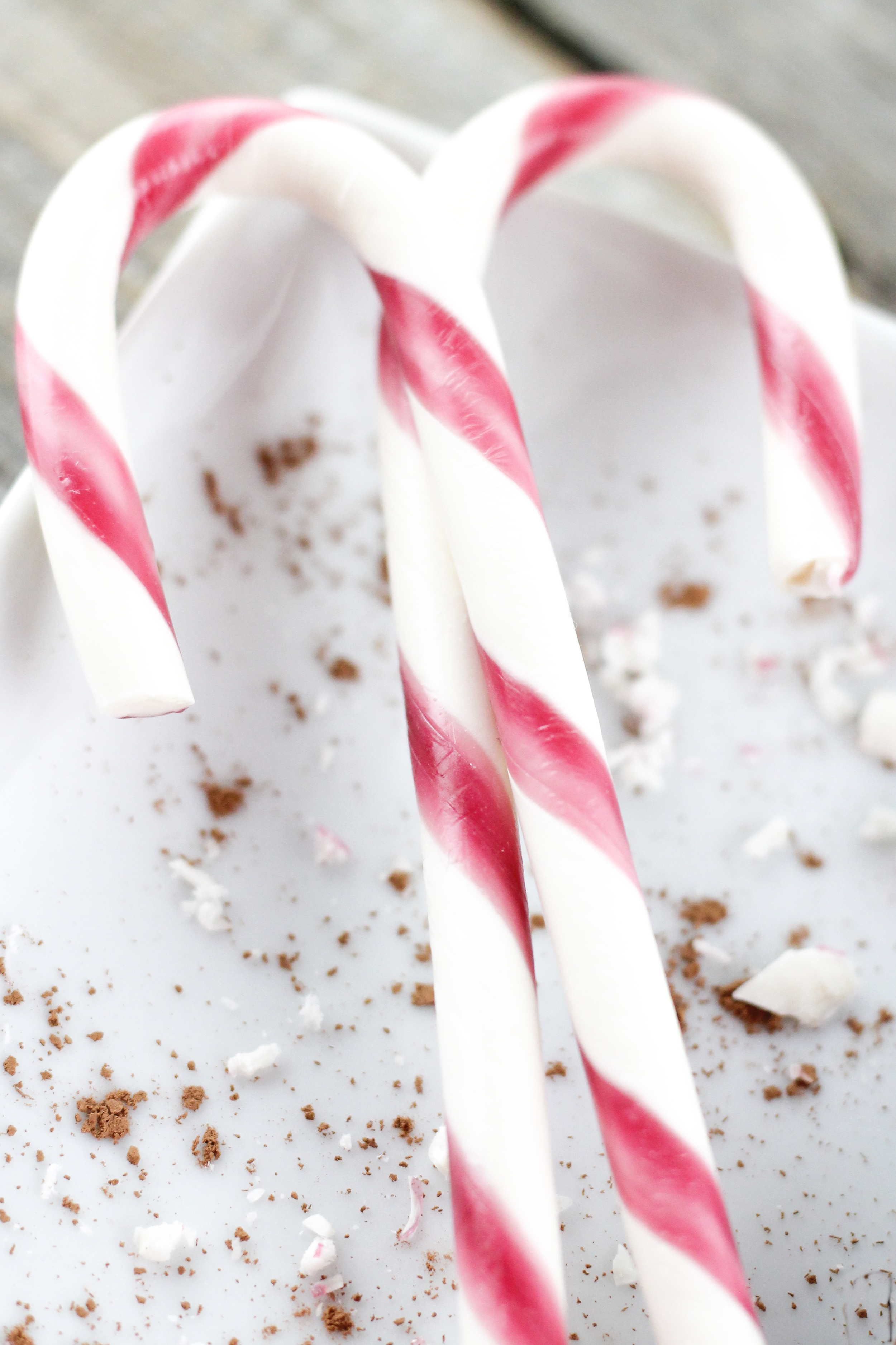 Paleo dark chocolate peppermint bark