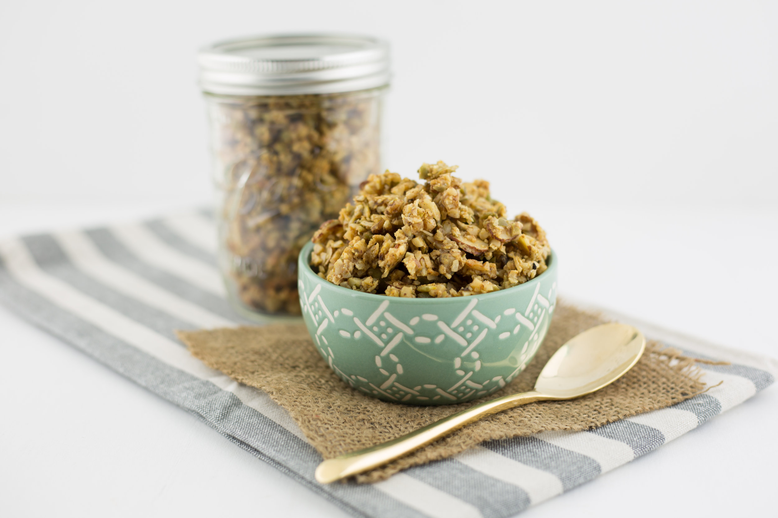 fall granola, healthy granola, easy, quick, healthy, homemade, maple vanilla granola, paleo recipes, health coach, minneapolis, 