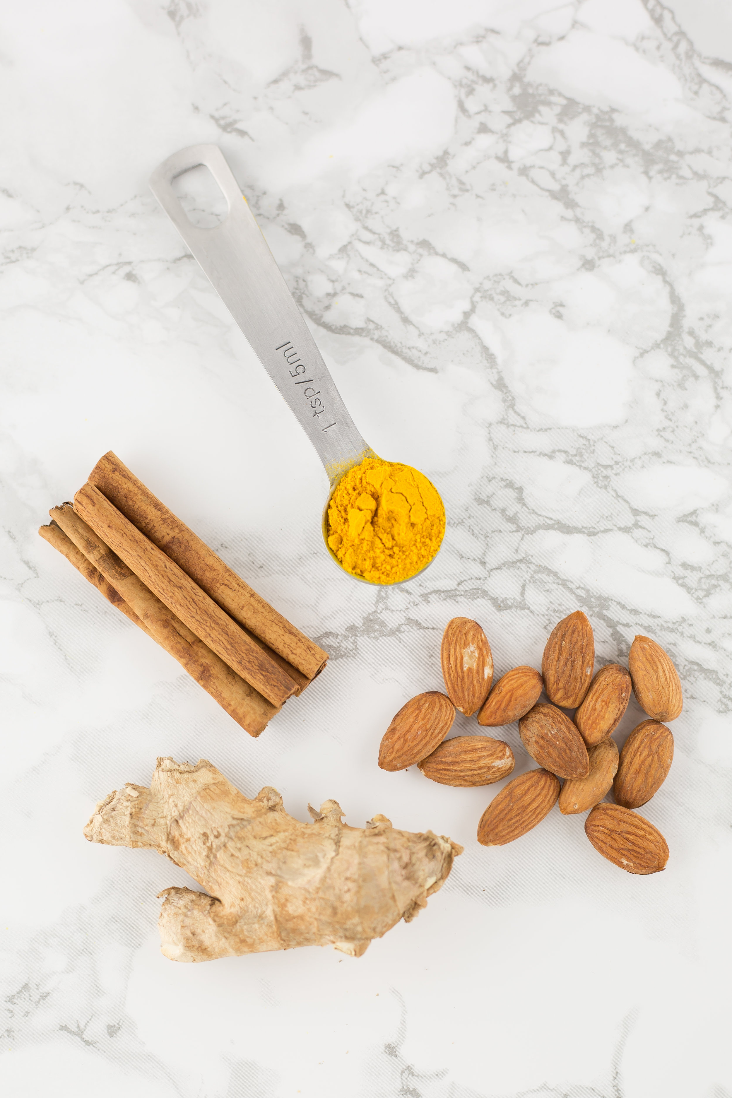 Healthy Recipes, healthy drinks, golden milk, turmeric, benefits of turmeric, turmeric benefits, real food, paleo, whole 30