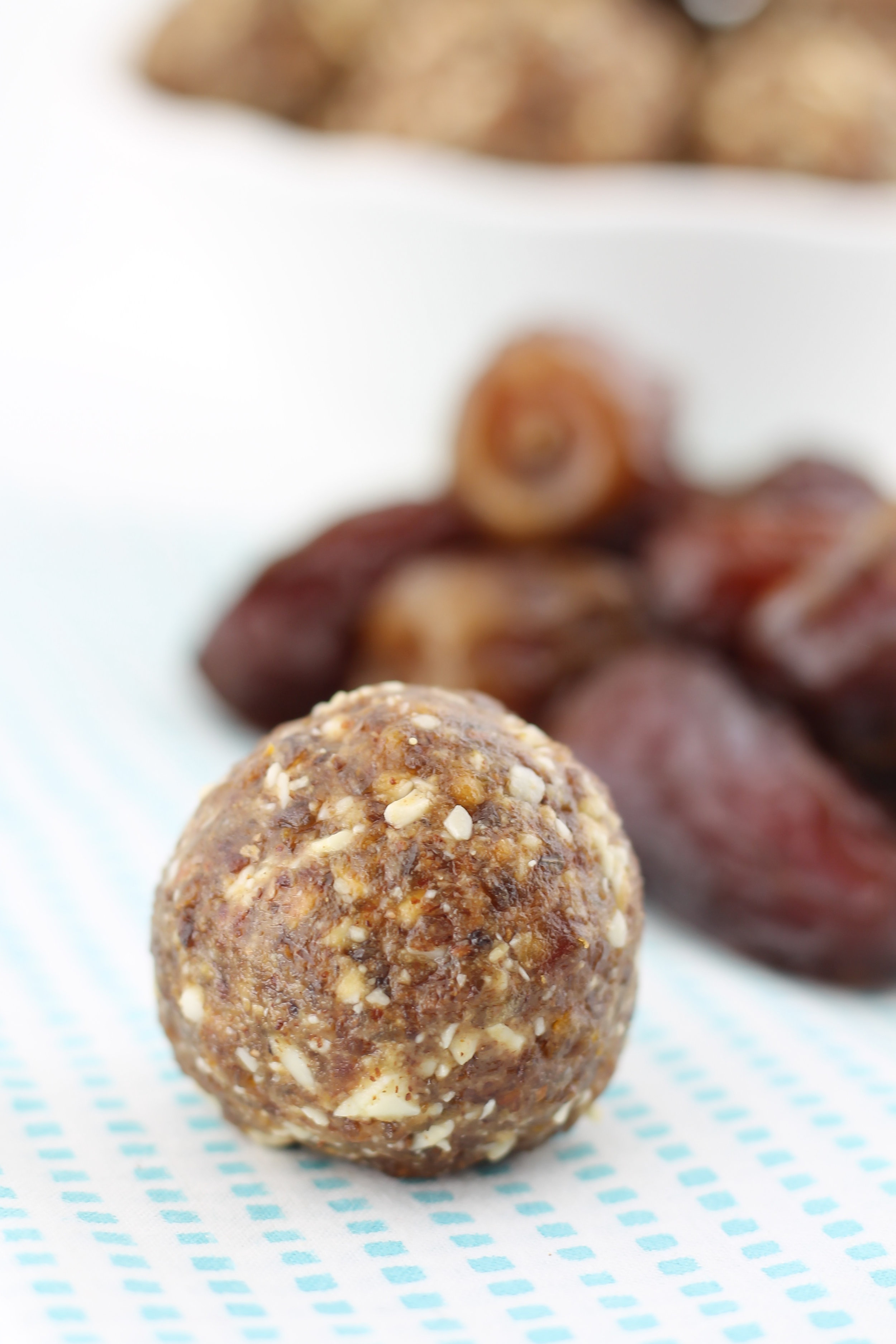 Paleo Energy Balls, Low Sugar, No Added Sugar, Gluten Free, Recipes, Primal, Whole30, Yummy, Almonds, Nut Butter, Healthy Fats, Grain Free, Dairy Free, 