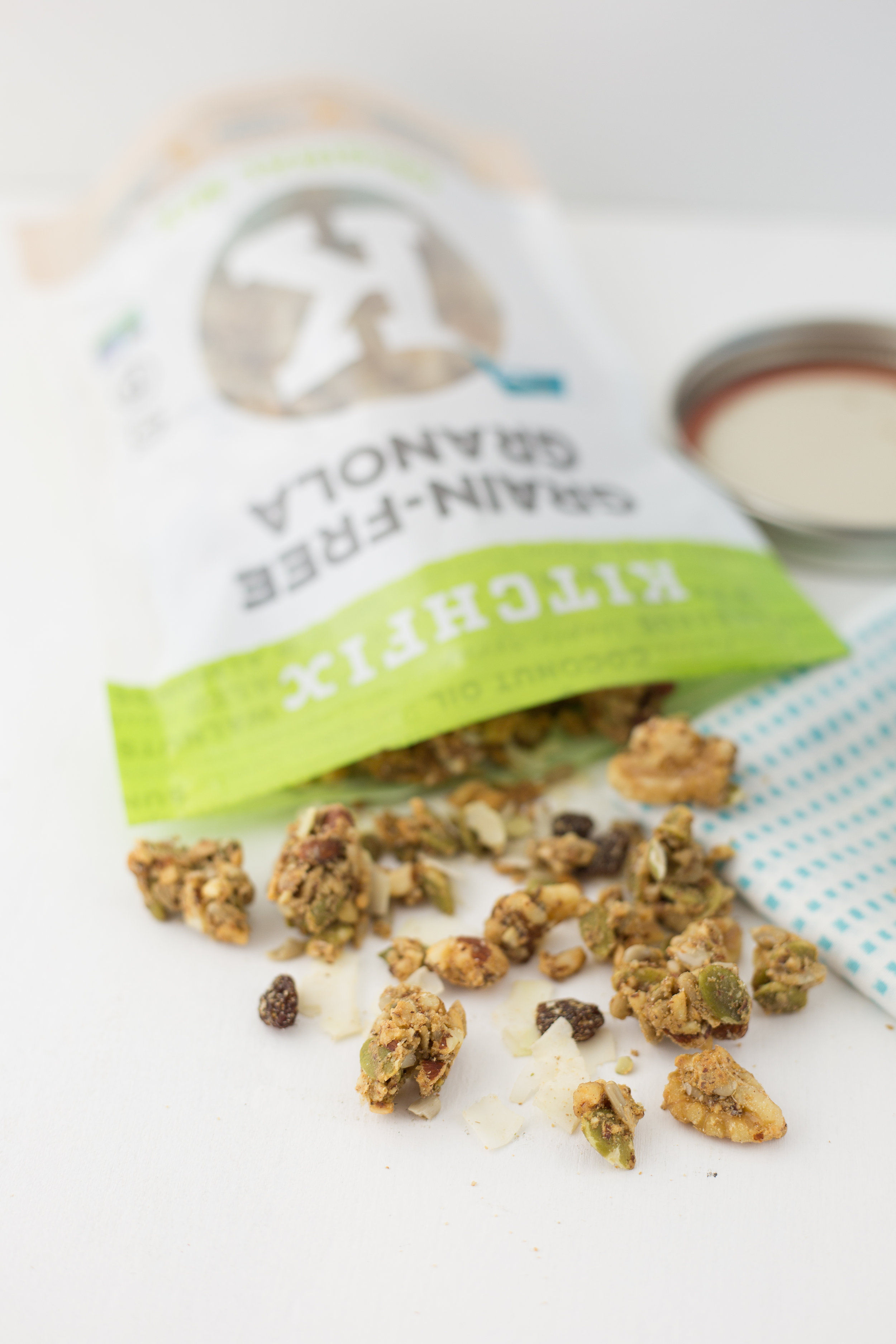 grain free granola, smoothie, breakfast smoothie, dairy free, paleo, berry smoothie, easy, quick, whole30