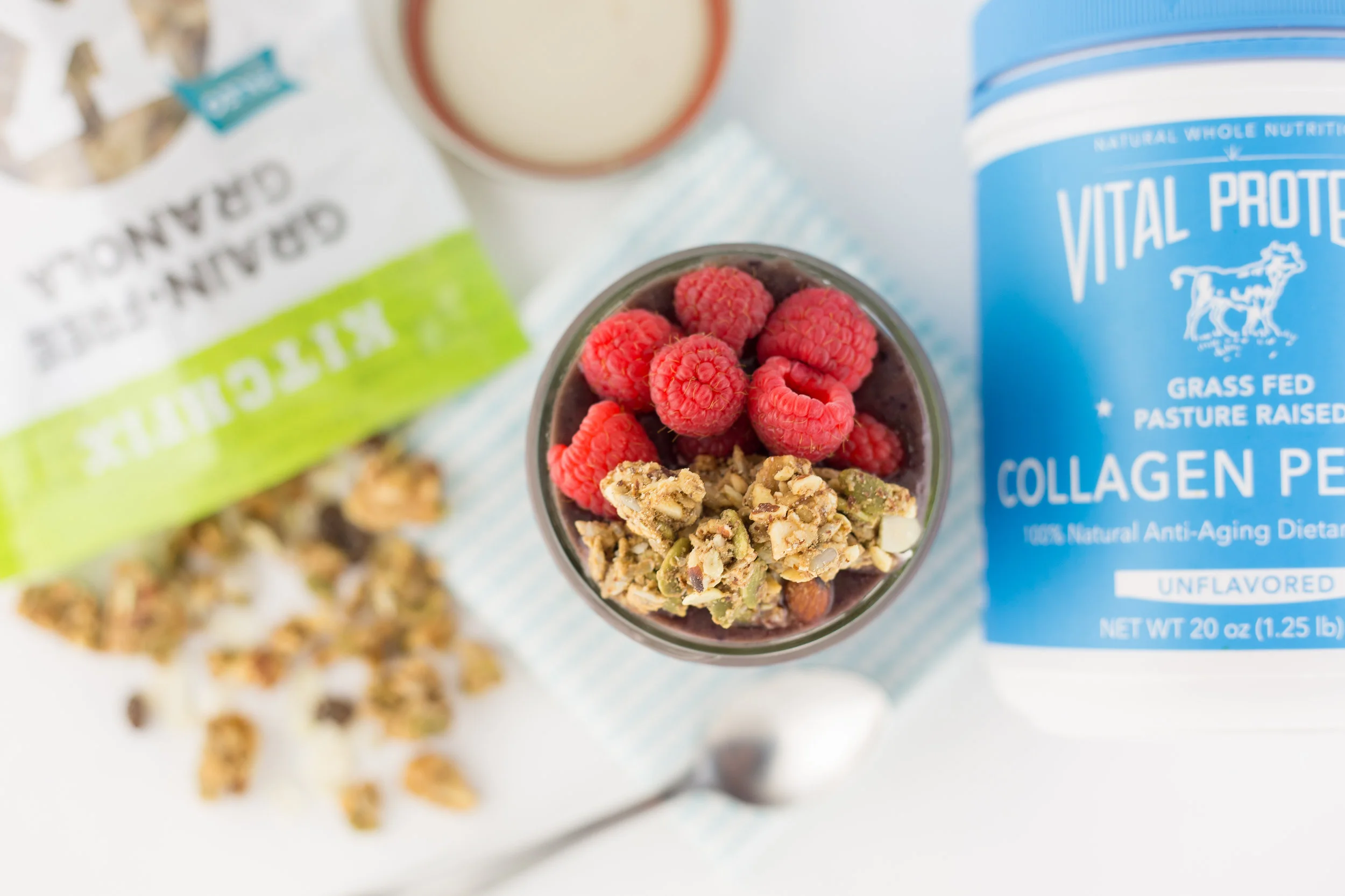 paleo smoothie, vital proteins, kitchfix granola, kitchfix foods, berry, fresh berry, paleo, paleo diet,