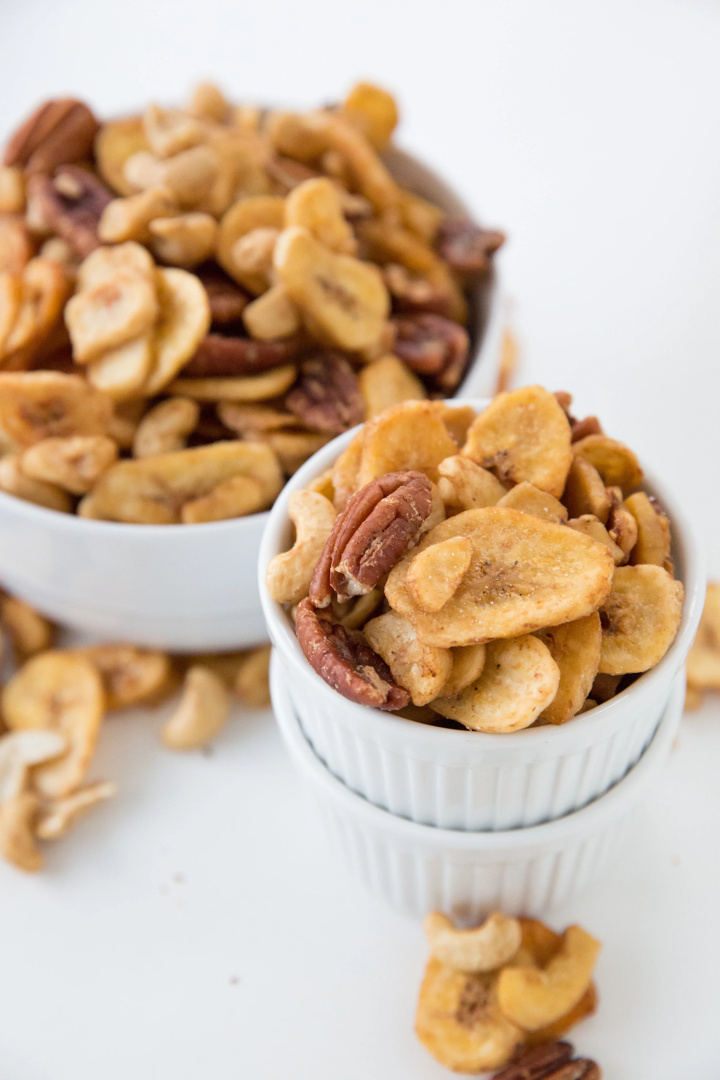 paleo snacks, paleo snack mix, easy, delicious, banana chips, 21dsd, 21 day sugar detox, paleo, primal, gluten free, grain free, dairy free