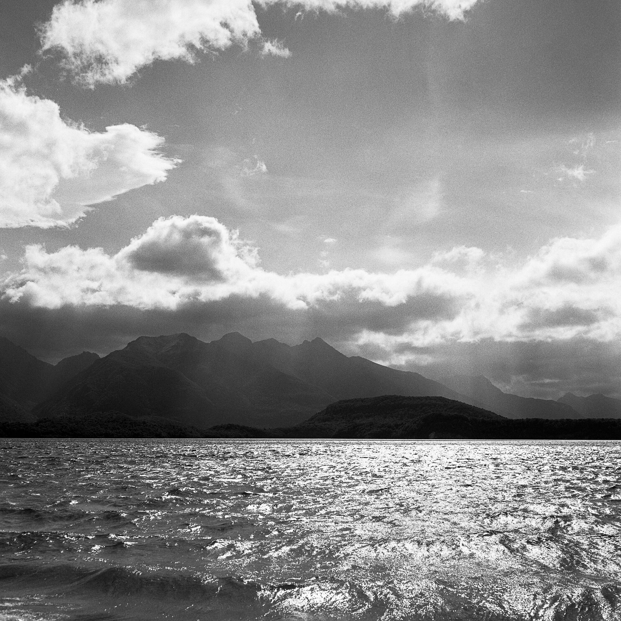  Lake Manapouri 