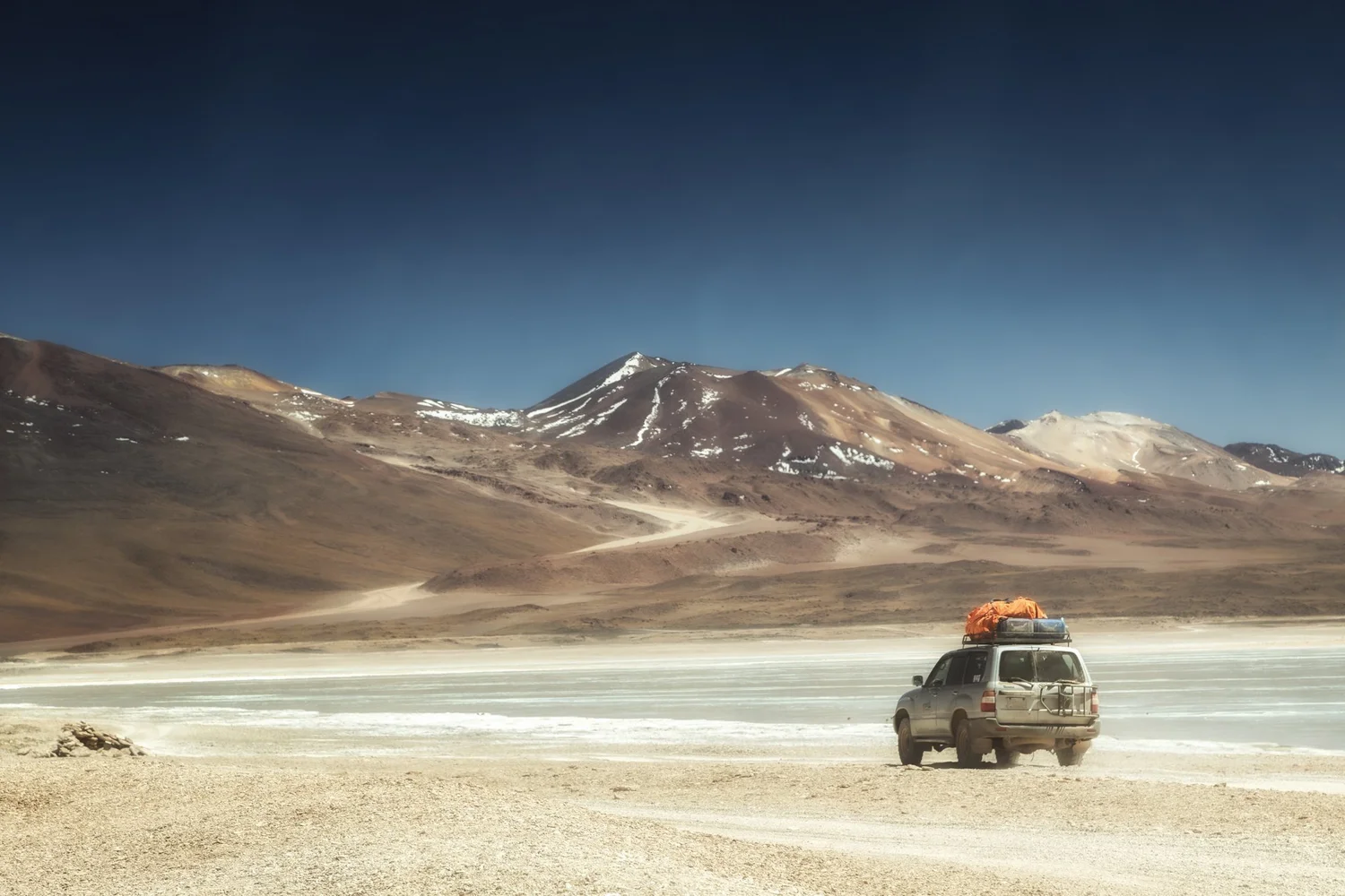 A Rota até o Salar de Uyuni - Lagunas, Deserto e Vulcões episode artwork