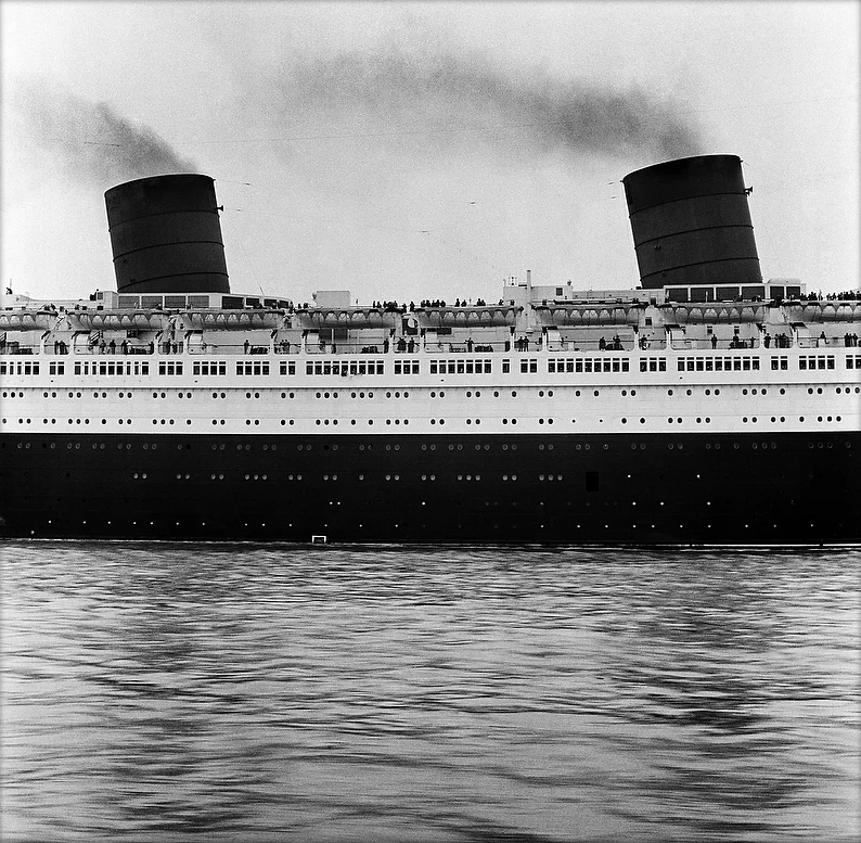 7-RMS_Queen_Elizabeth_c1936.jpg