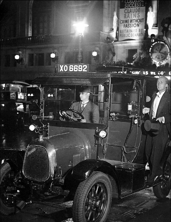 28-Taxi_Lower_Regent_Street__1930s.jpg