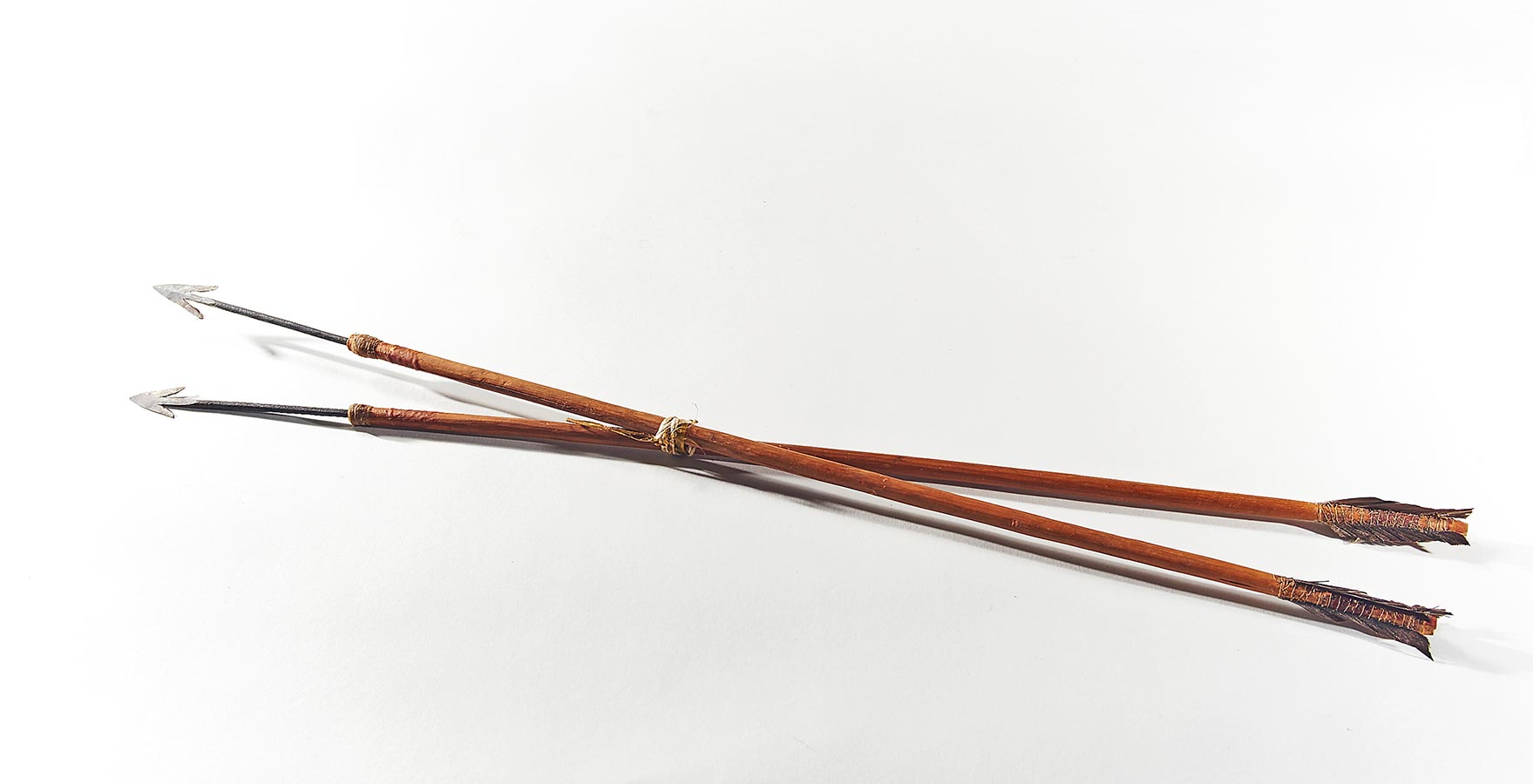Flèches empoisonnées d'Indonésie / Giftpfeile aus Indonesien, 56cm