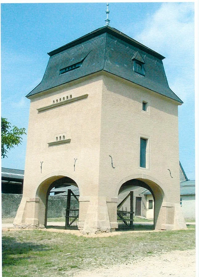 Colombier après restauration / Taubenturm nach den Restaurierungsarbeiten, Birelerhof, Sandweiler, 2004 © Jos Feller, Sandweiler