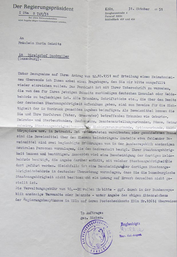 Courrier du Président du Conseil d'Etat suite à la demande d'un Certificat de séjour par / Bescheid des Regierungspräsidenten bezüglich eines Antrages für einen Heimatschein durch Maria Schmitz, 1951