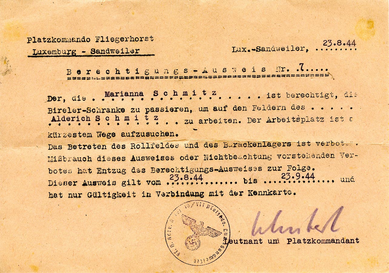 Autorisation de passage de / Berechtigungs-Ausweis von Marianna Schmitz du / vom 23.8.- 23.9.1944