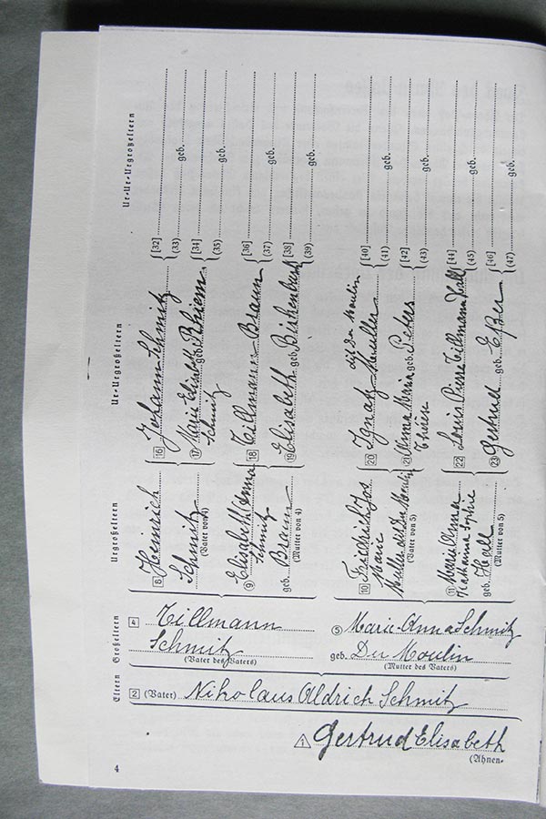 Passeport généalogique de Gertrud Elisabth Schmitz / Ahnenpass von Gertrud Elisabth Schmitz