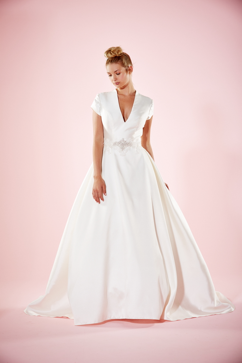 Tarron Size 12 Was £1090 Now £400