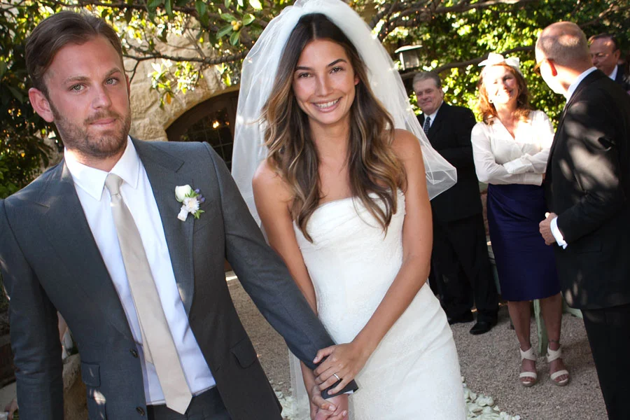 lily aldridge opted for simple elegance with her short veil. photo: NME