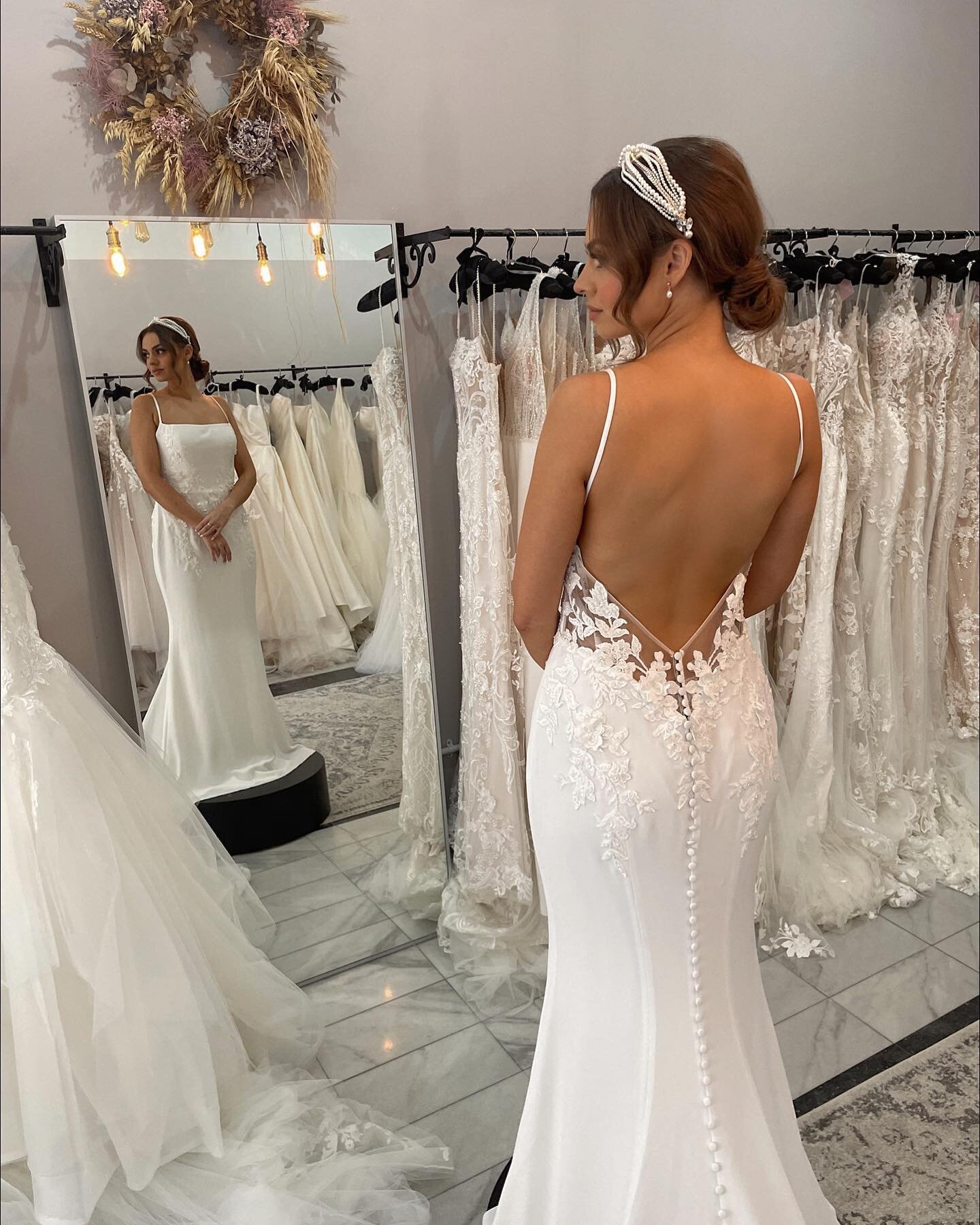 SINCLAIR by @enzoani, new in at @milimilicolchester 🤍 tap the link in bio to book in. 

'Sinclair has a minimalist look with sparkling, 3D beaded floral motifs sprinkled throughout the bodice. Her modern square neckline and delicate spaghetti straps