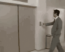 elevator.gif
