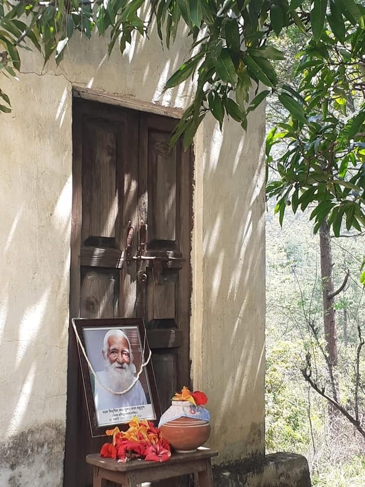  Sunderlal Bahuguna’s remains at the family’s Siliyara Ashram. 