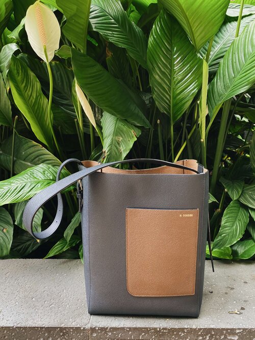 Valextra Review: The Medium Bucket Bag {Updated September 2023