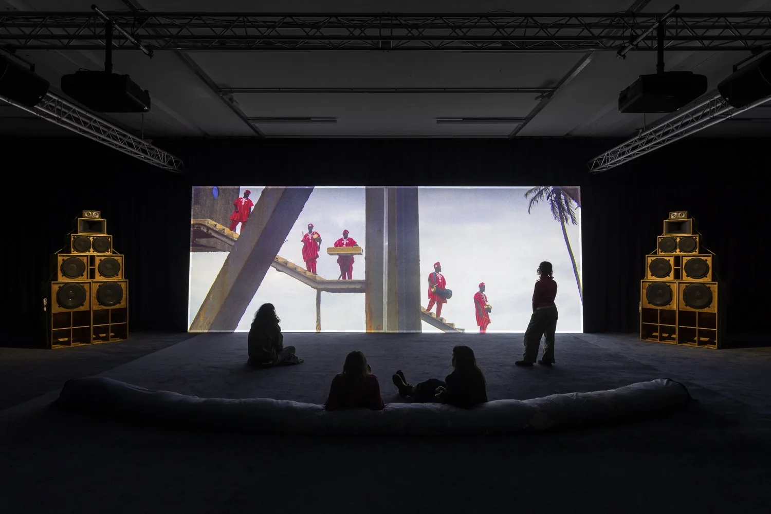  Olukemi Lijadu, Spike Island 
